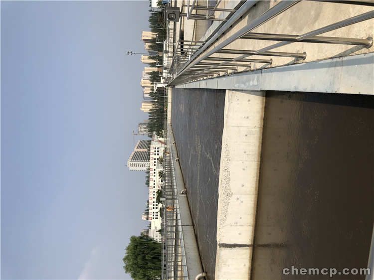 老炮荷甲戴帽成就联赛200球里程碑 犹见曼联第20次夺冠的范大将军“英亚官网首页”(图1) 英亚官方网站