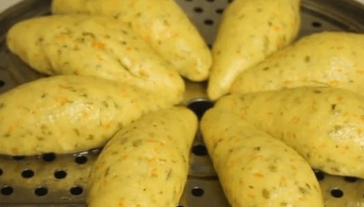 英亚官方网站_半碗玉米粉加1碗面粉 你能想到的最起码是不烤不烙 比面包好吃(图8)